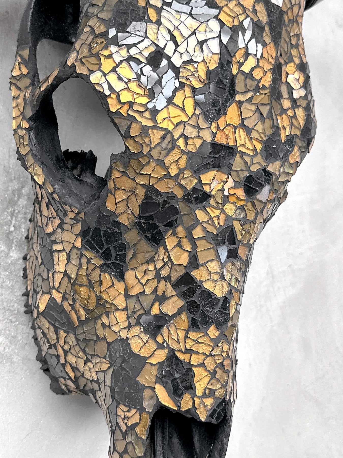 Black & Gold Glass Mosaic Cow Skull – Luxury Wall Art