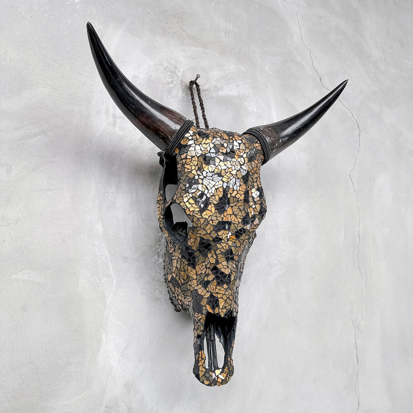 Black & Gold Glass Mosaic Cow Skull – Luxury Wall Art