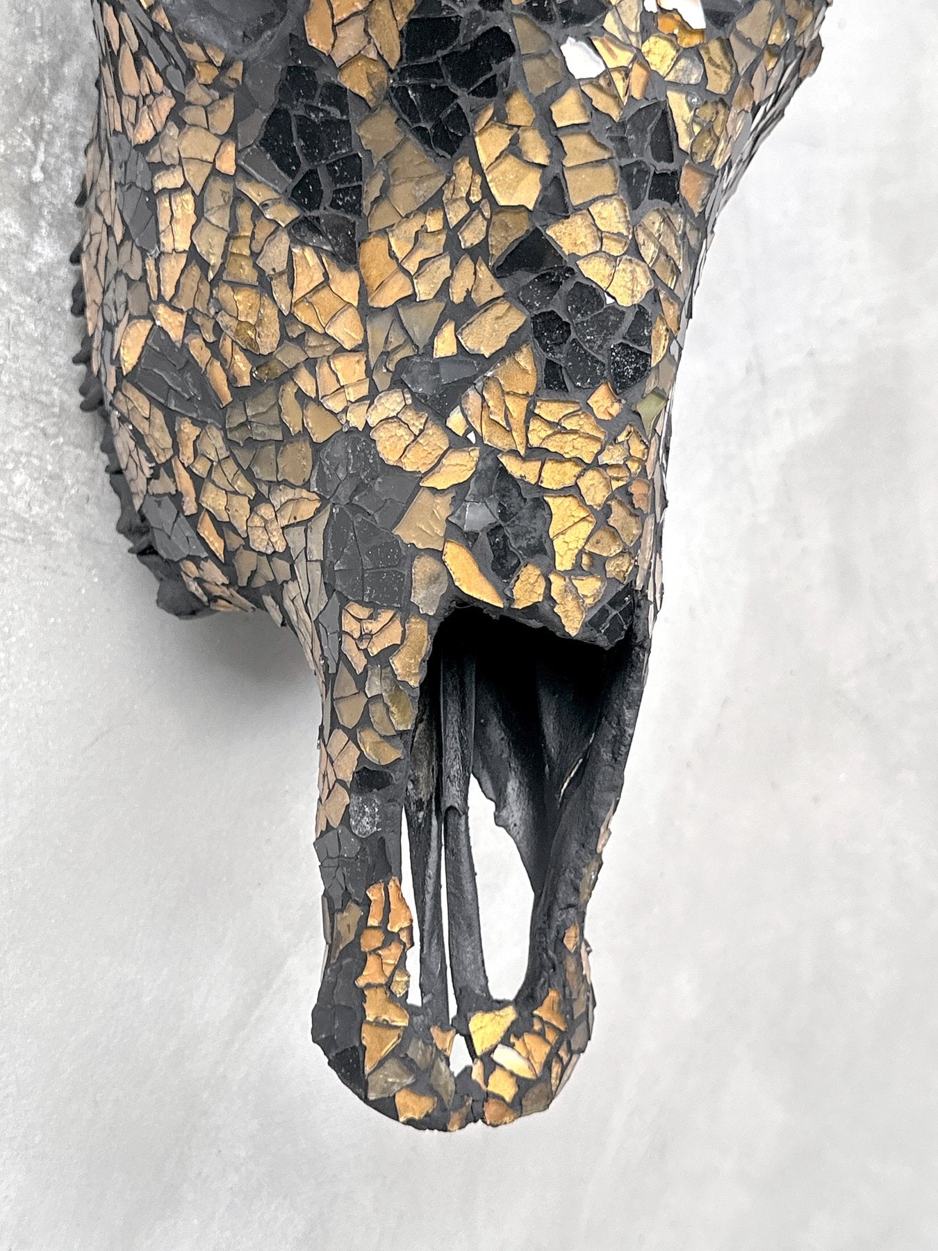 Black & Gold Glass Mosaic Cow Skull – Luxury Wall Art