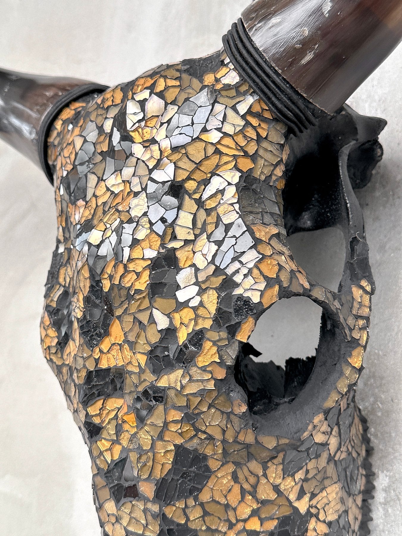 Black & Gold Glass Mosaic Cow Skull – Luxury Wall Art