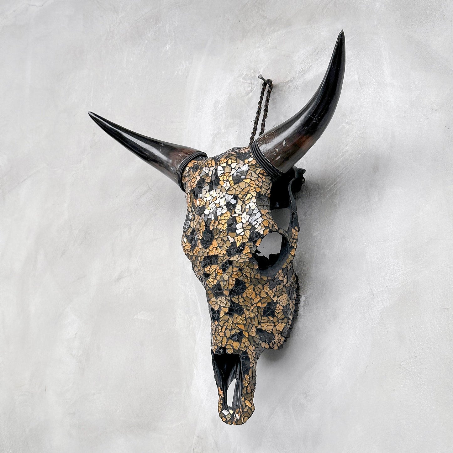 Black & Gold Glass Mosaic Cow Skull – Luxury Wall Art