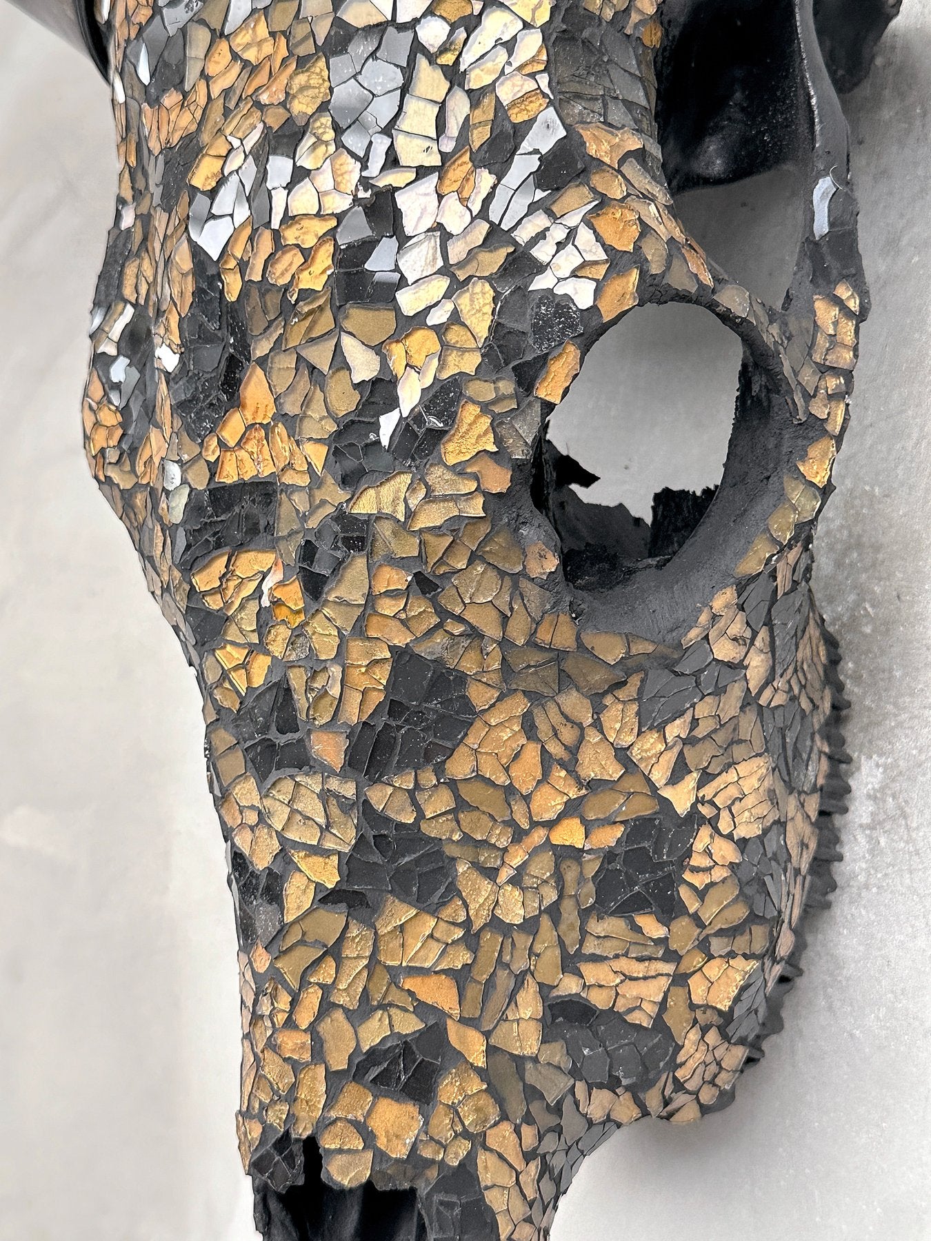 Black & Gold Glass Mosaic Cow Skull – Luxury Wall Art