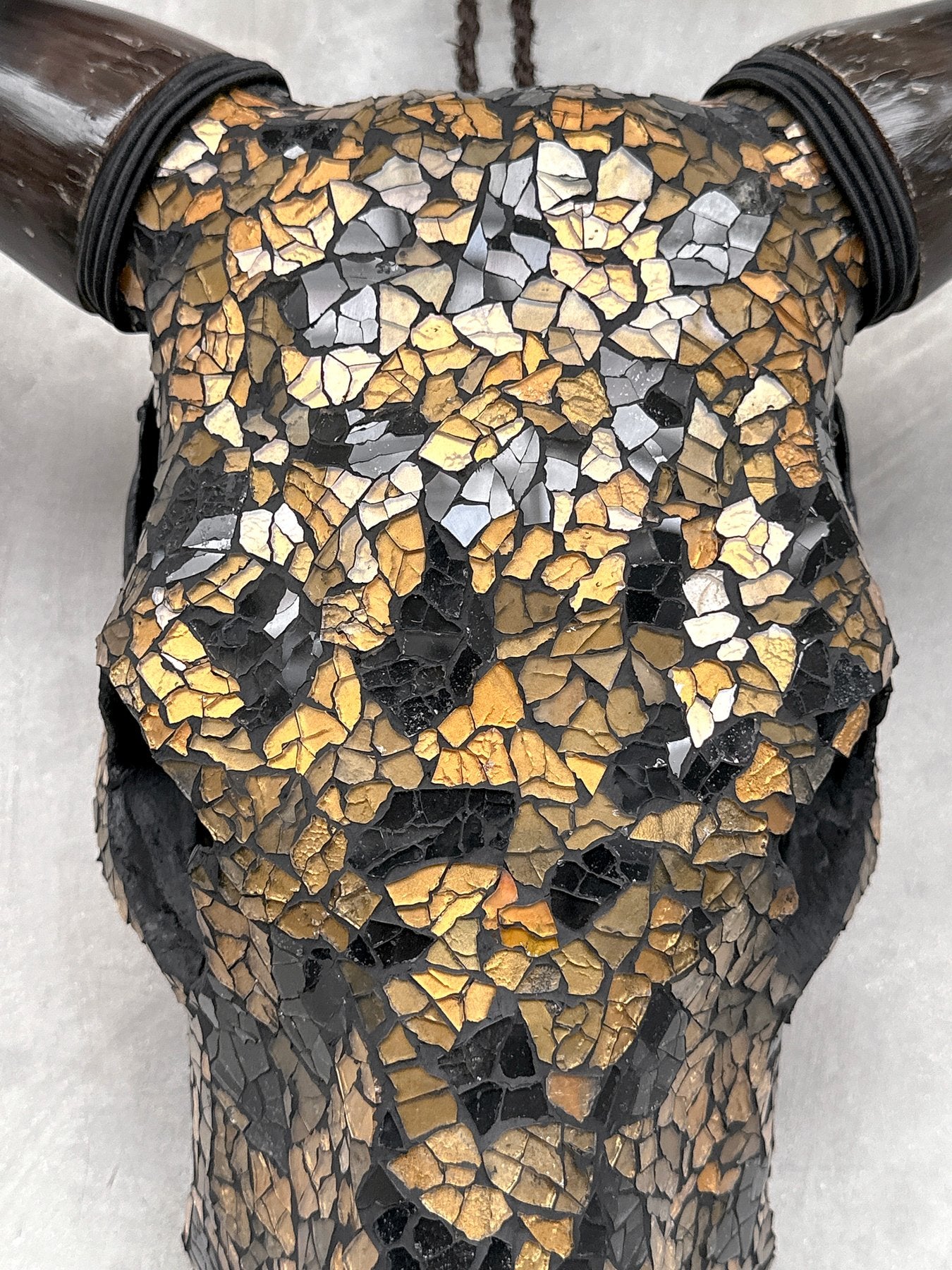 Black & Gold Glass Mosaic Cow Skull – Luxury Wall Art