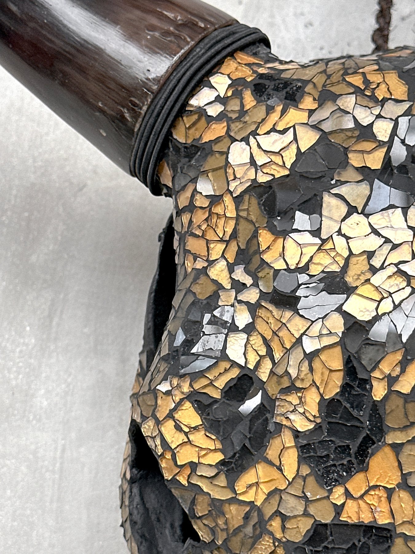 Black & Gold Glass Mosaic Cow Skull – Luxury Wall Art