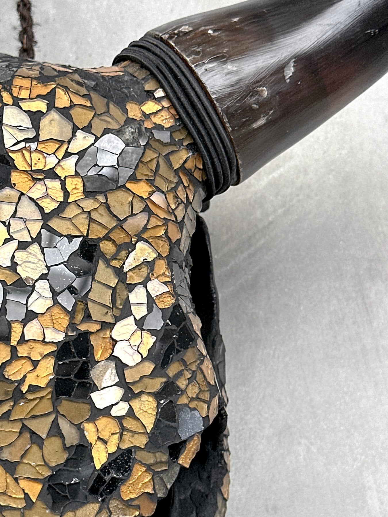 Black & Gold Glass Mosaic Cow Skull – Luxury Wall Art