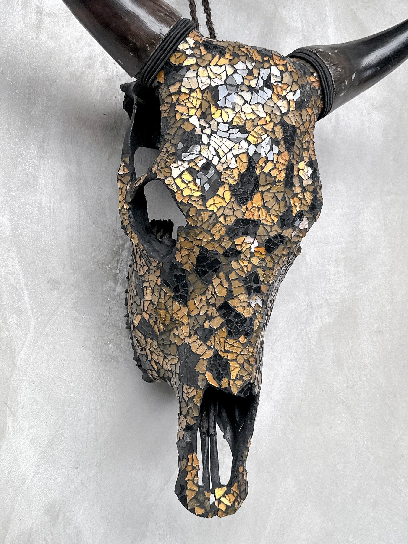 Black & Gold Glass Mosaic Cow Skull – Luxury Wall Art
