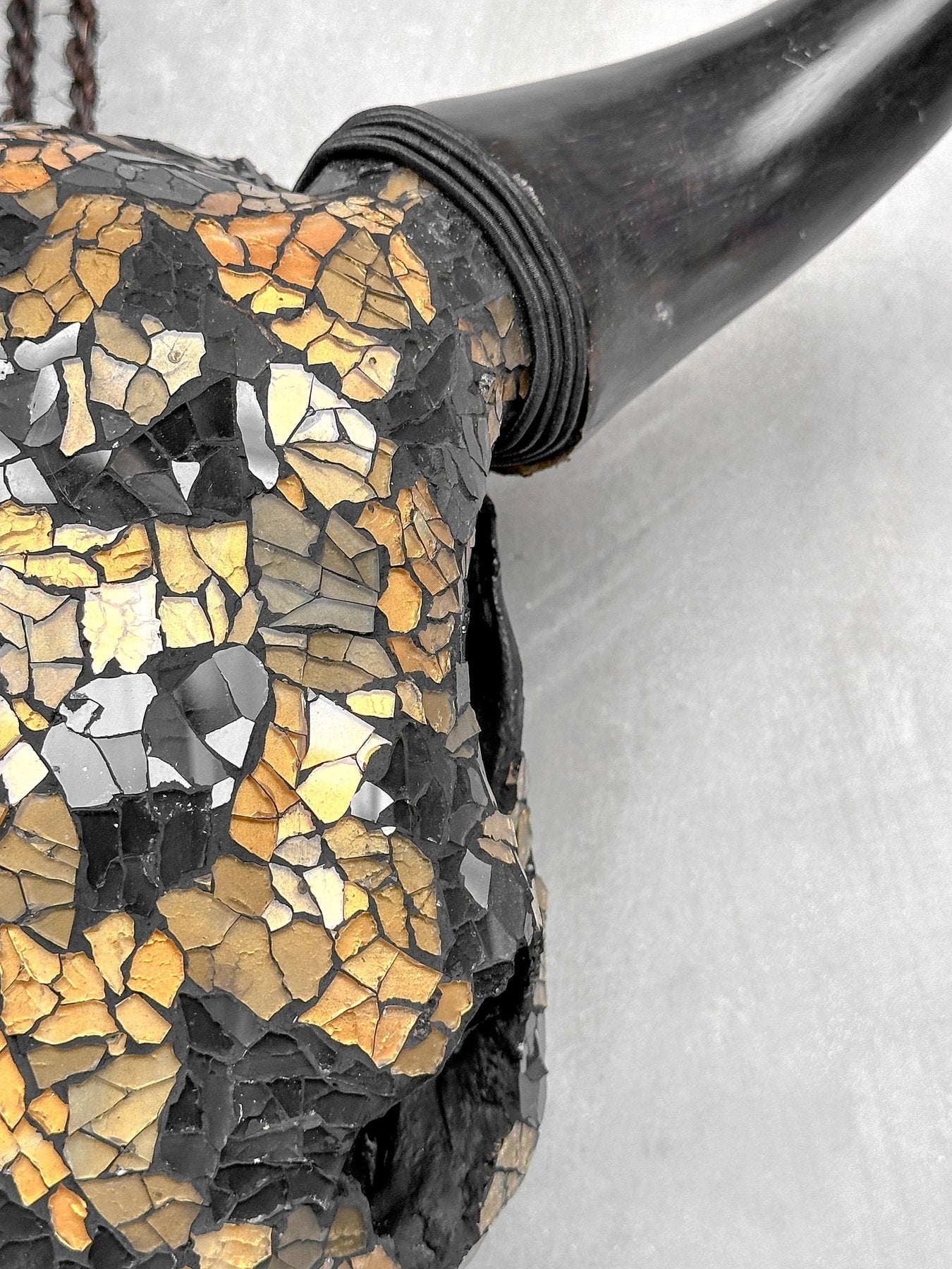 Black & Gold Glass Mosaic Cow Skull – Luxury Wall Art
