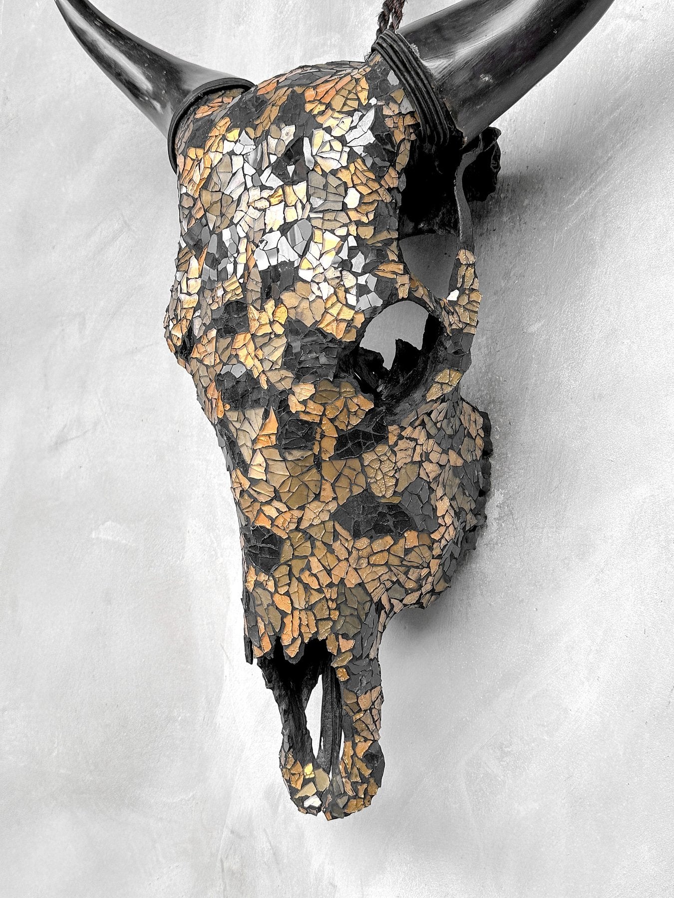 Black & Gold Glass Mosaic Cow Skull – Luxury Wall Art